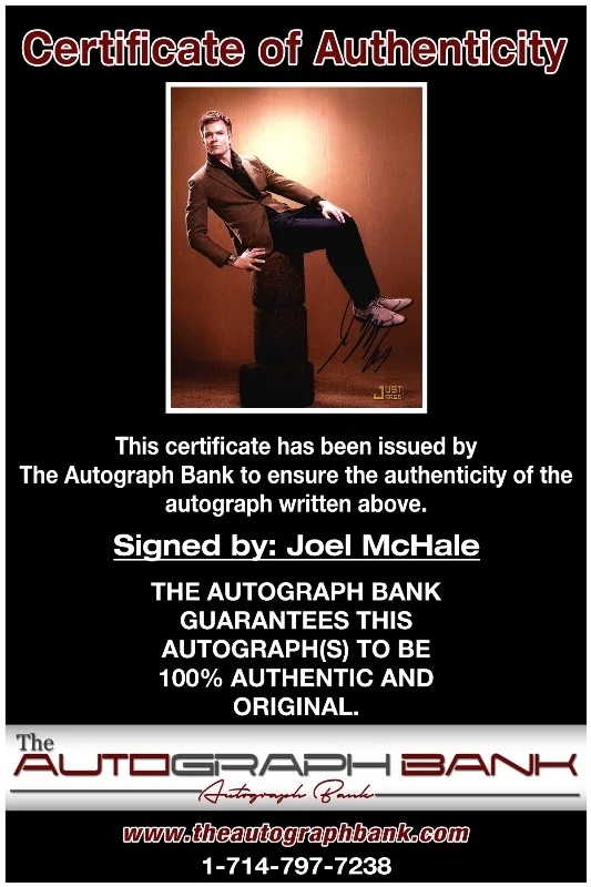 Joel McHale — Joel McHale authentic signed celebrity 8x10 photo W/Cert Autographed 51816b1, image 2