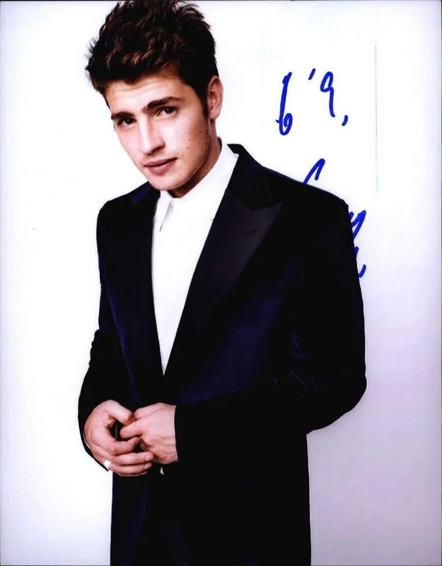 Gregg Sulkin — Gregg Sulkin authentic signed celebrity 8x10 W/Certificate Autographed (A0001)