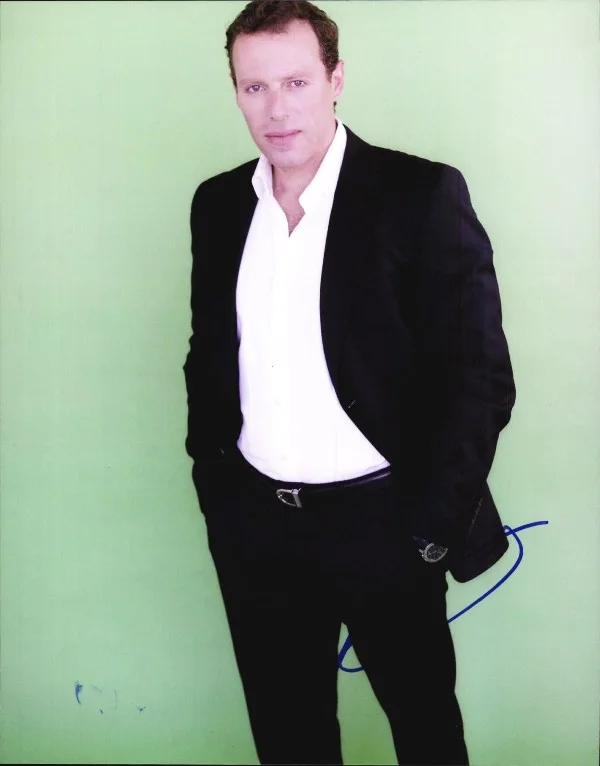 Elliot Haddaway — Elliot Haddaway authentic signed celebrity 8x10 photo W/Cert Autographed 51816i1