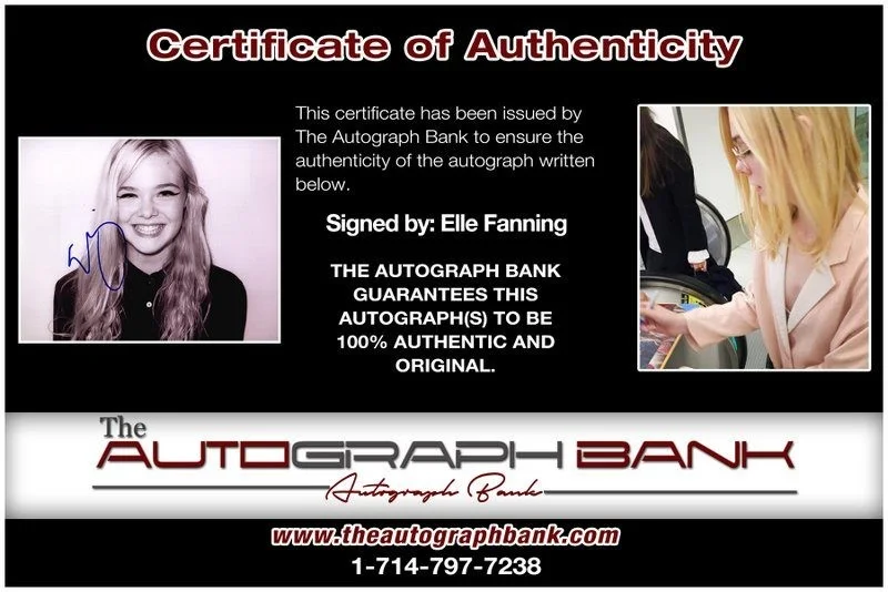 Elle Fanning — Elle Fanning authentic signed celebrity 8x10 photo W/Cert Autographed D3, изображение 2