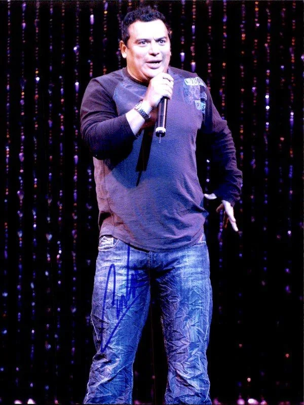 Carlos Mencia — Carlos Mencia authentic signed celebrity 8x10 photo W/Cert Autographed 2616n