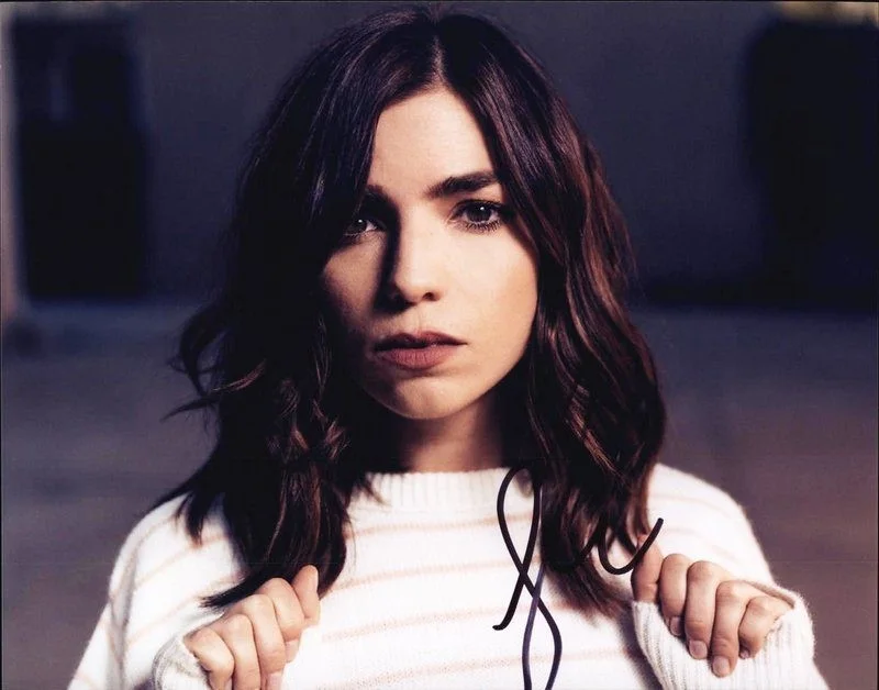 Angela Trimbur — Angela Trimbur authentic signed celebrity 8x10 photo W/Cert Autographed D10