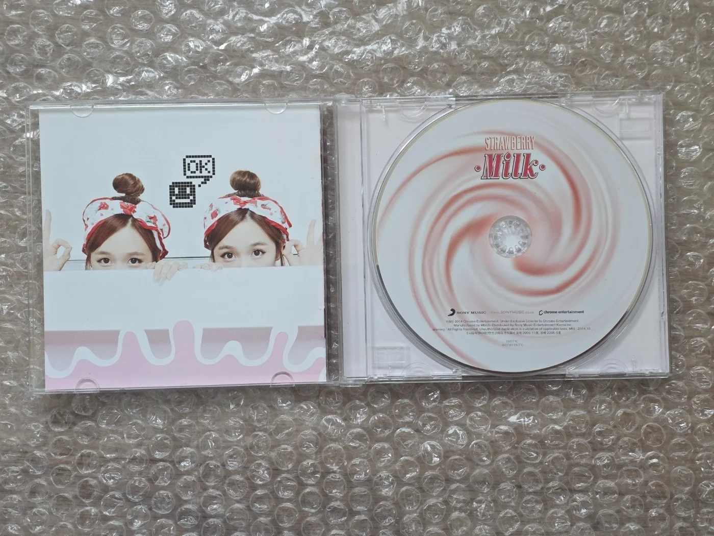 Strawberry Milk Promo Sticker 1st Mini Album Autographed Hand Signed, image 4