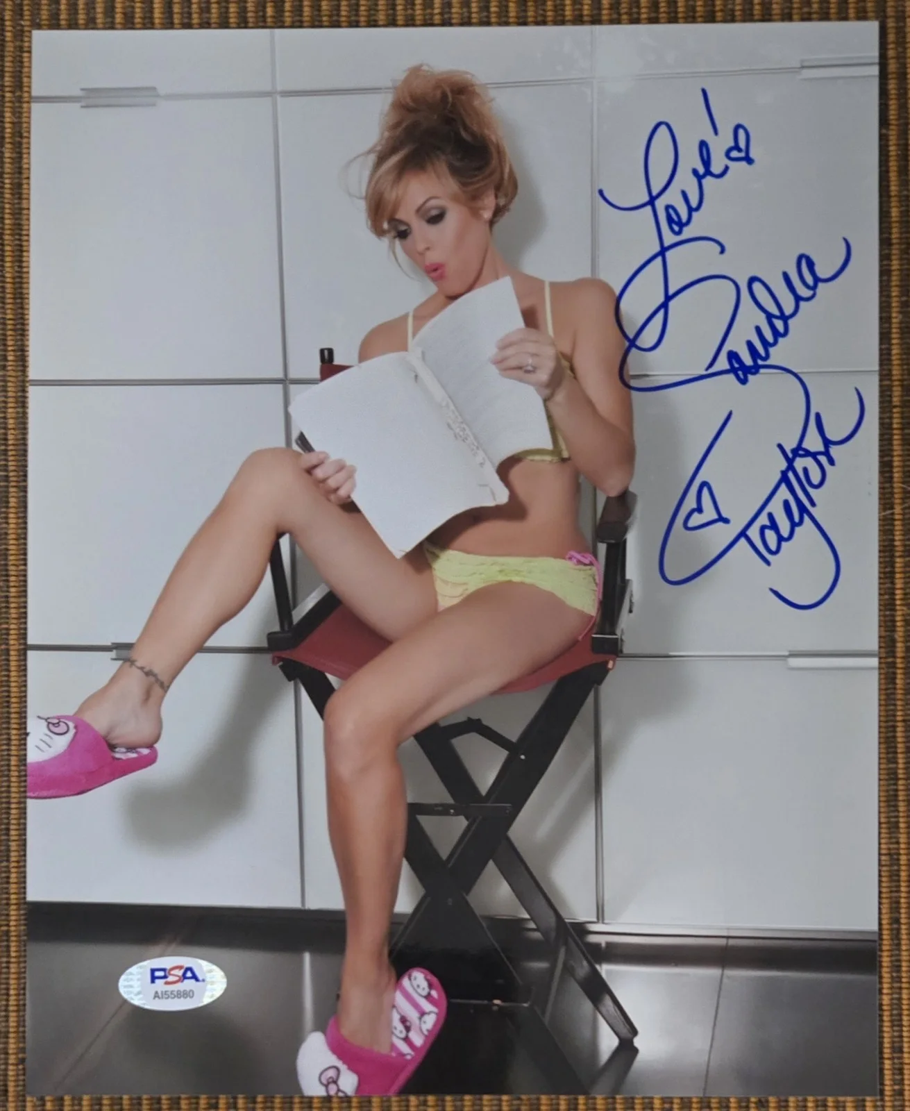 Sandra Taylor — Sandra Taylor Signed Autograph 8x10 Photo Playboy Model PSA/DNA