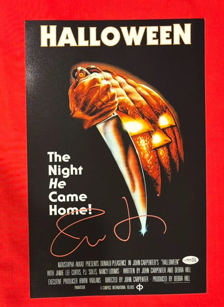Jamie Lee Curtis — Jamie Lee Curtis HALLOWEEN Movie Signed Autographed 11x17 Photo JSA