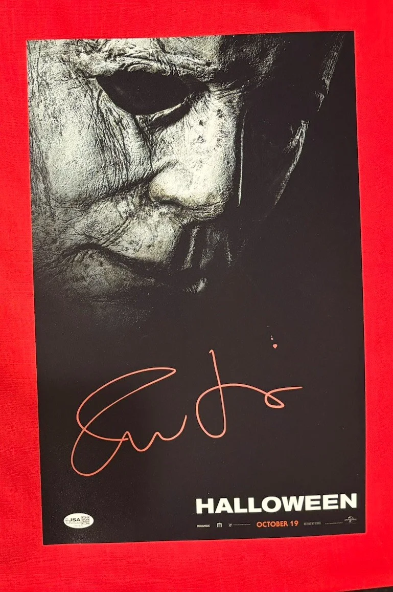 Jamie Lee Curtis — Jamie Lee Curtis HALLOWEEN Movie Signed Autographed 11x17 Photo JSA