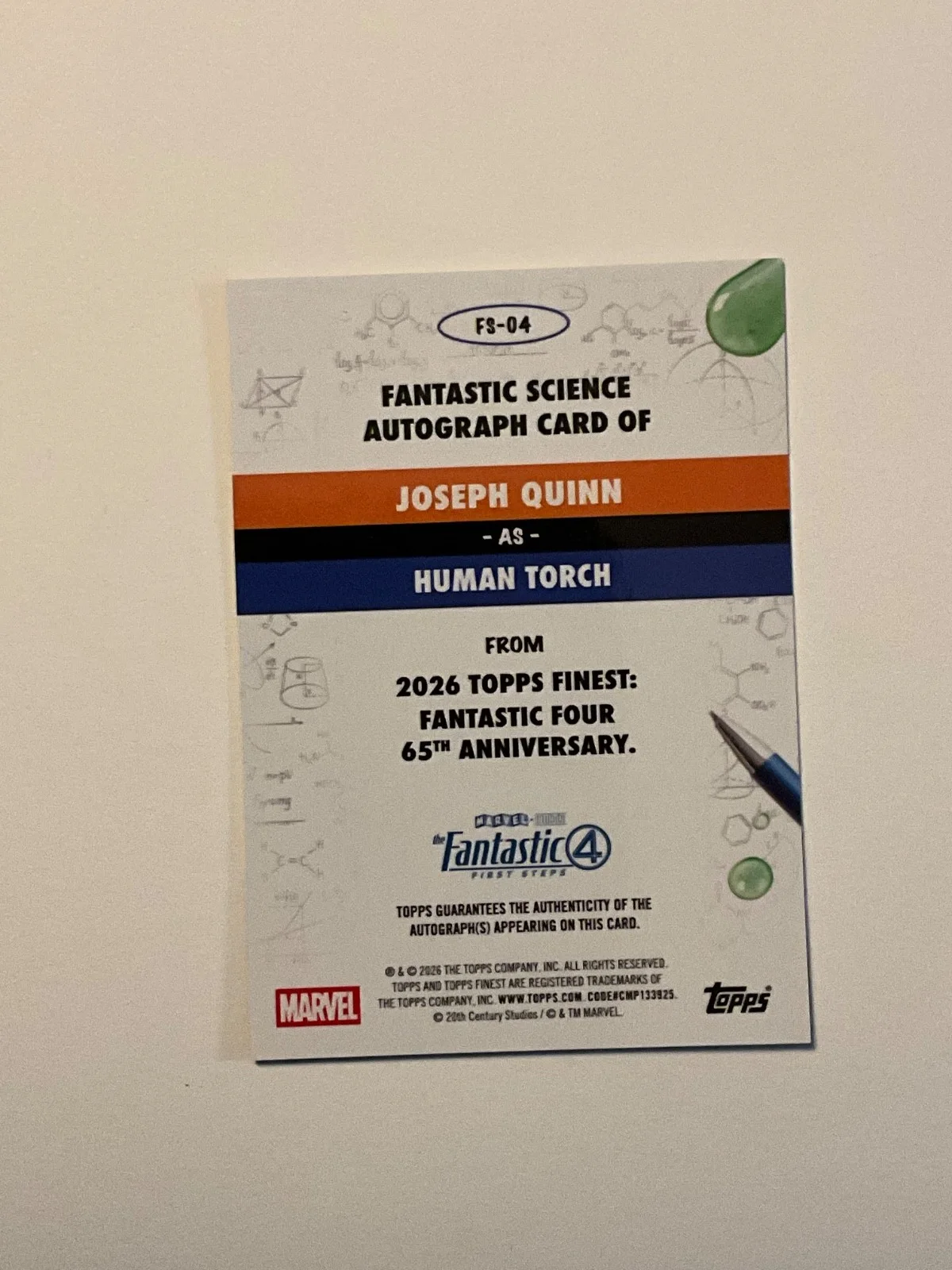 Joseph Quinn — TOPPS Finest Fantastic Four Fantastic Science Human Torch 3/10, изображение 2