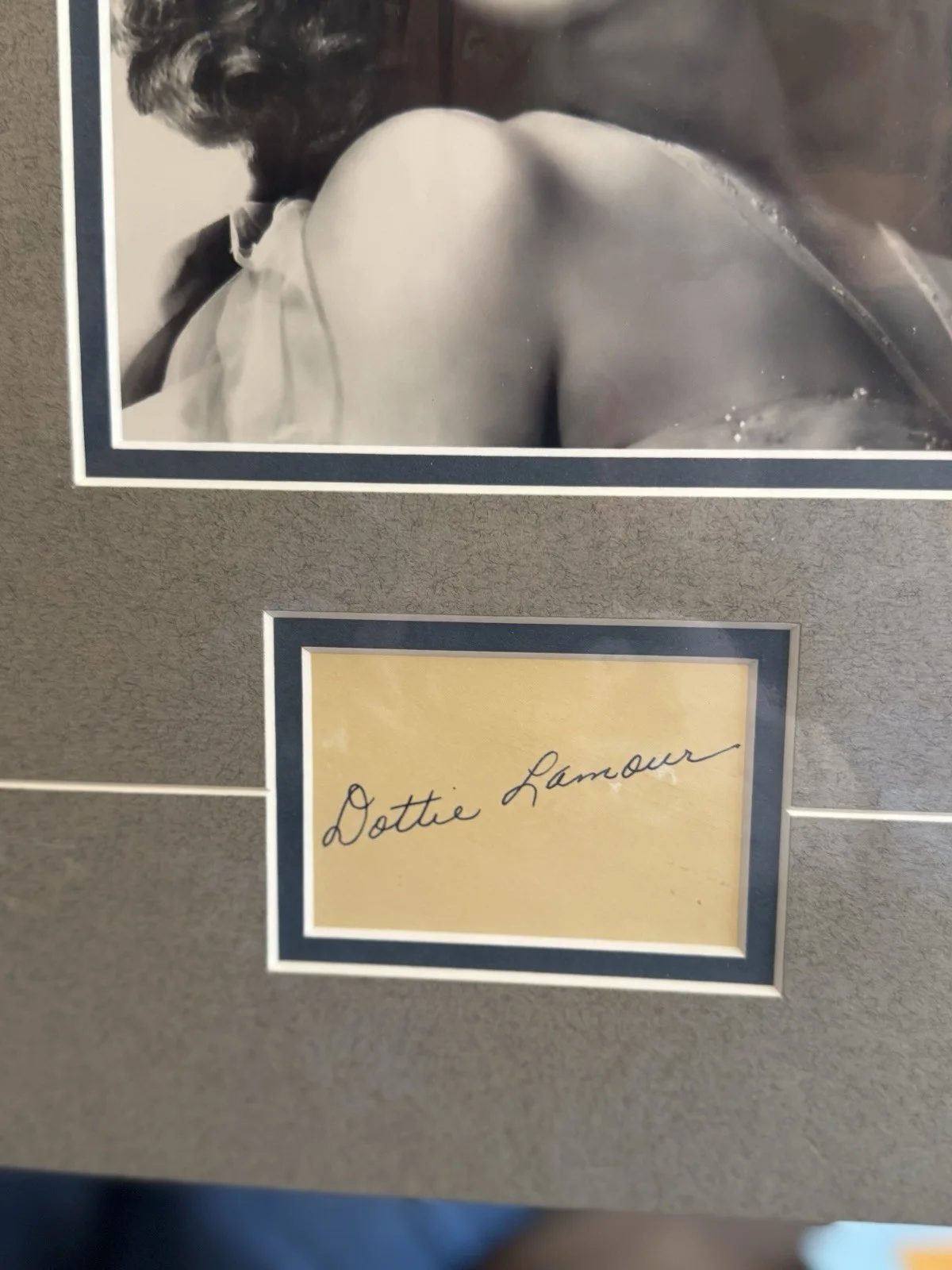 Dorothy Lamour — Dorothy Lamour Hand Signed Autograph Matted With 8x10 Overall Size 11x14, изображение 2
