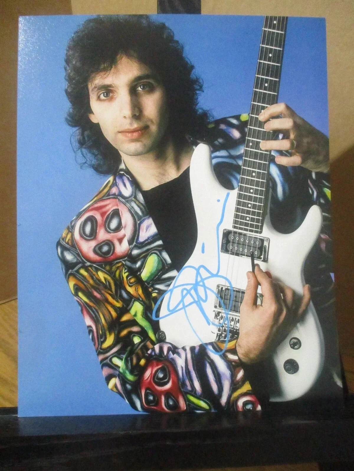 JOE SATRIANI AUTHENTIC AUTOGRAPHED/SIGNED 8X10 PHOTO-GUITAR LEGEND, image 2