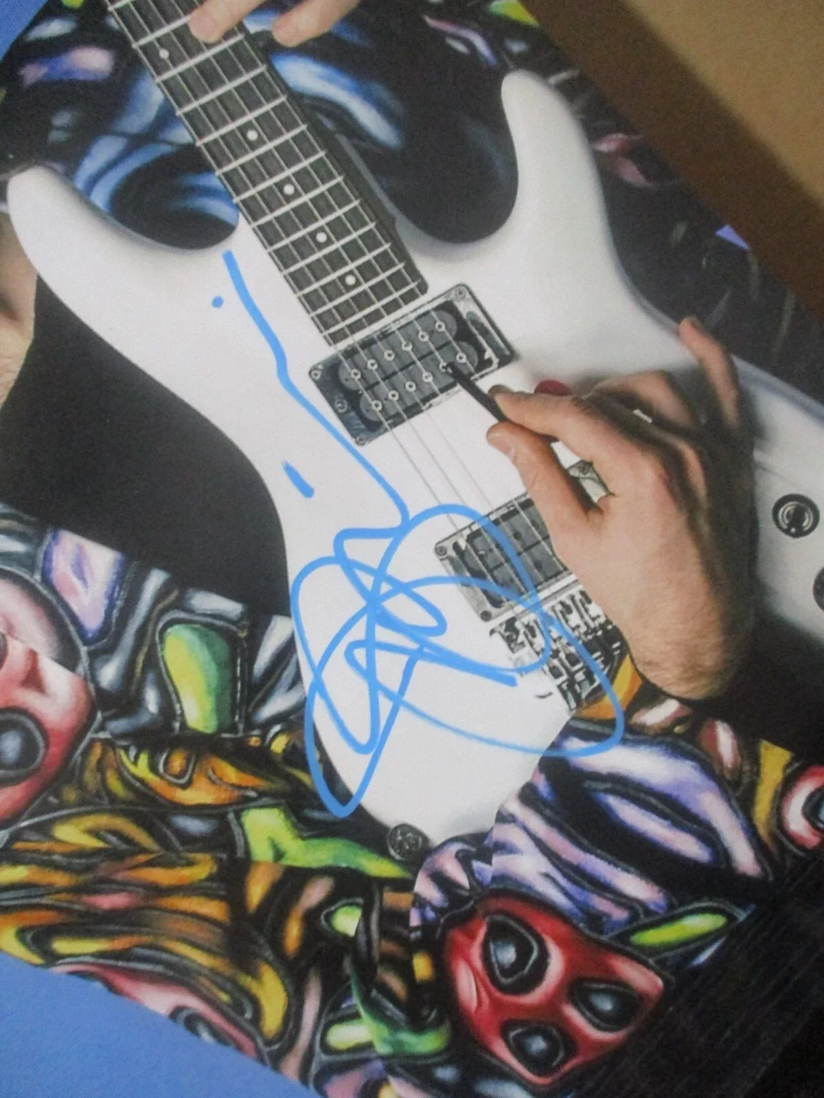 JOE SATRIANI AUTHENTIC AUTOGRAPHED/SIGNED 8X10 PHOTO-GUITAR LEGEND, image 3