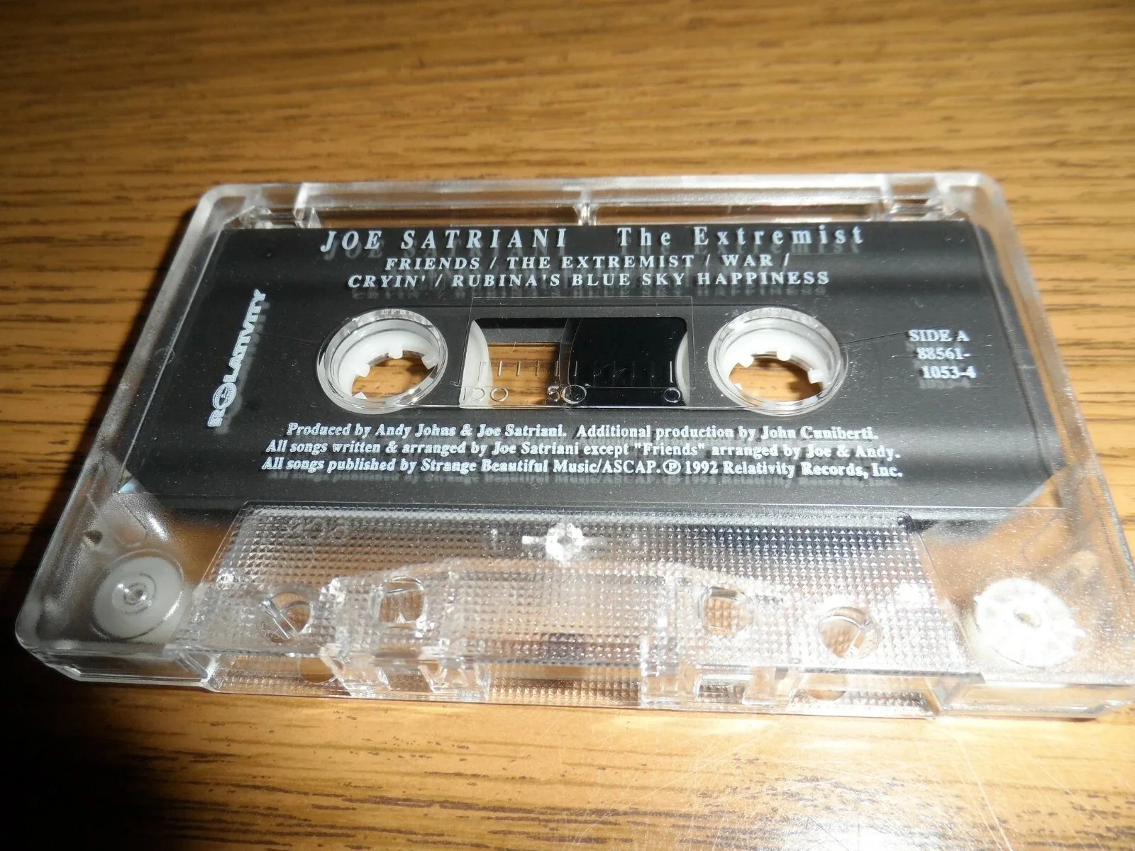 JOE SATRIANI AUTHENTIC AUTOGRAPHED/SIGNED EXTREMIST CASSETTE, image 3