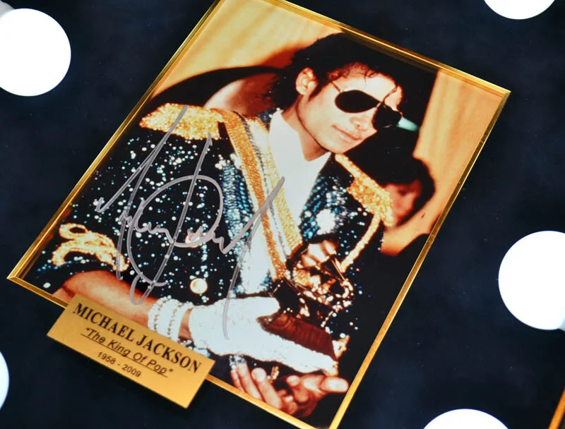 MICHAEL JACKSON AUTOGRAPH Signed RARE Photo, Lighted Frame, UACC RD#228 COA, image 3