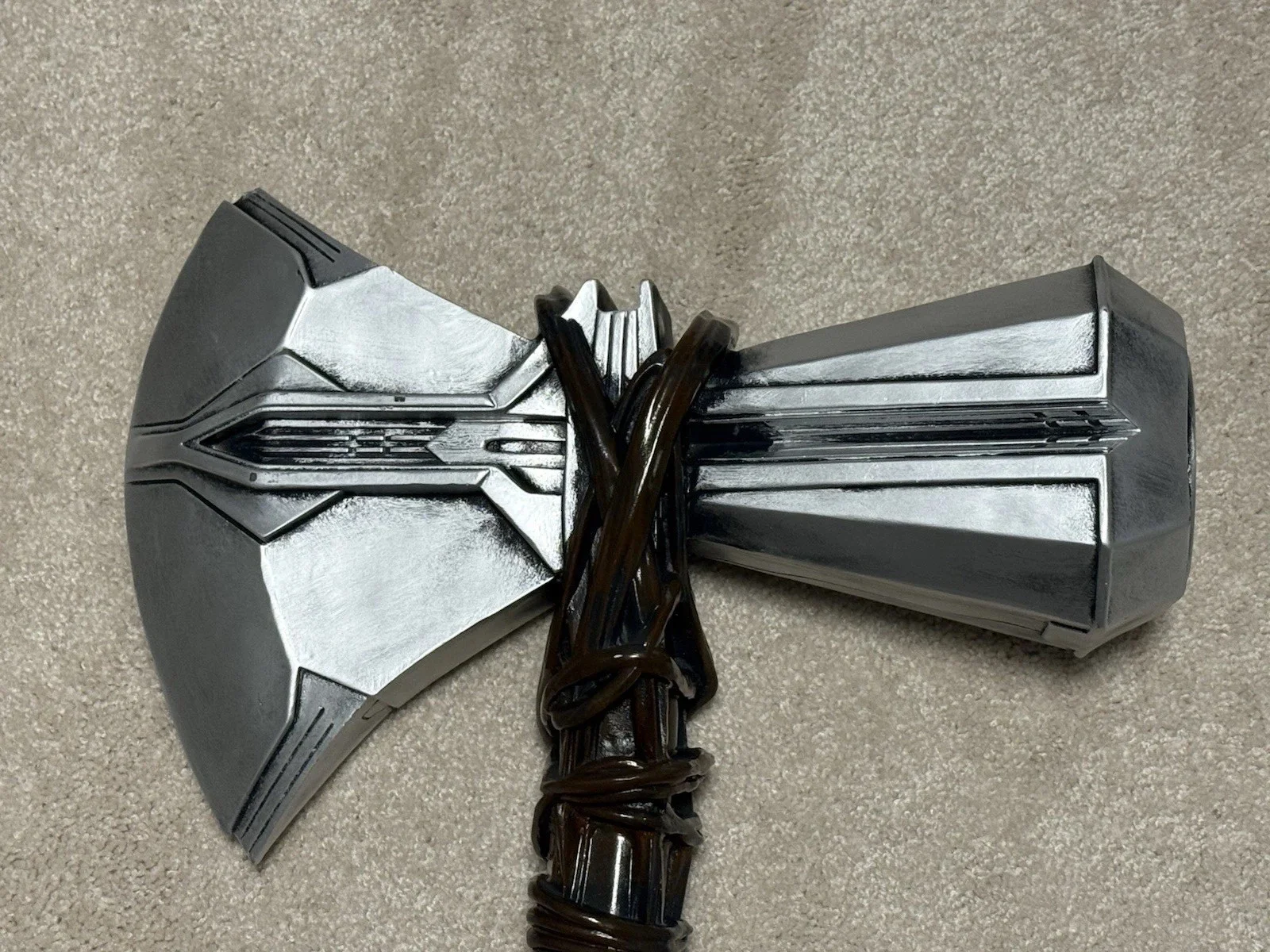 Chris Hemsworth — Chris Hemsworth Signed 39 Inch Infinity War Stormbreaker Replica CA COA, image 4