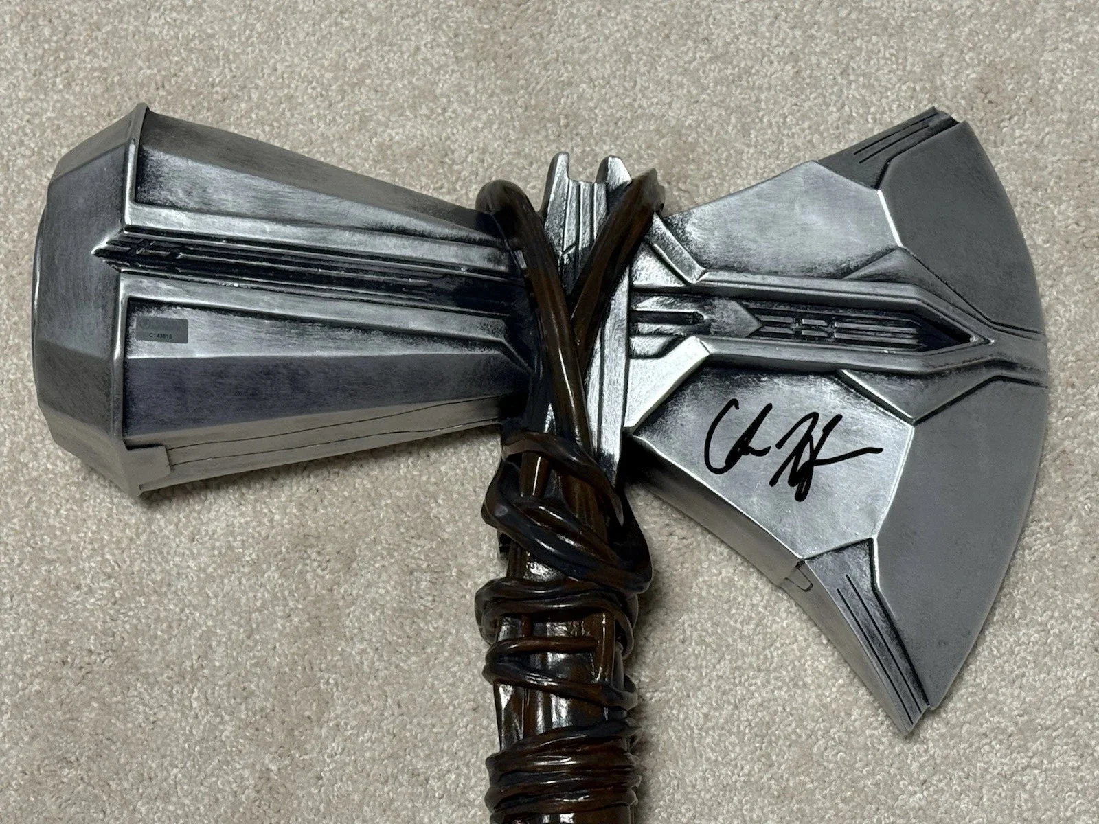 Chris Hemsworth — Chris Hemsworth Signed 39 Inch Infinity War Stormbreaker Replica CA COA, image 5
