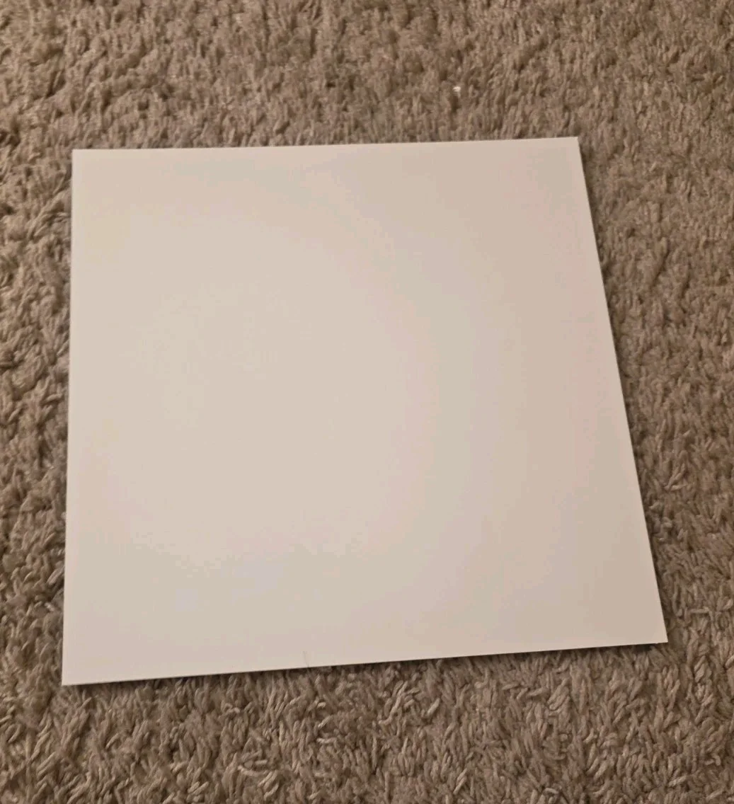 Olivia Rodrigo Signed SOUR Vinyl Fanmade Reprint 12x 12, изображение 2