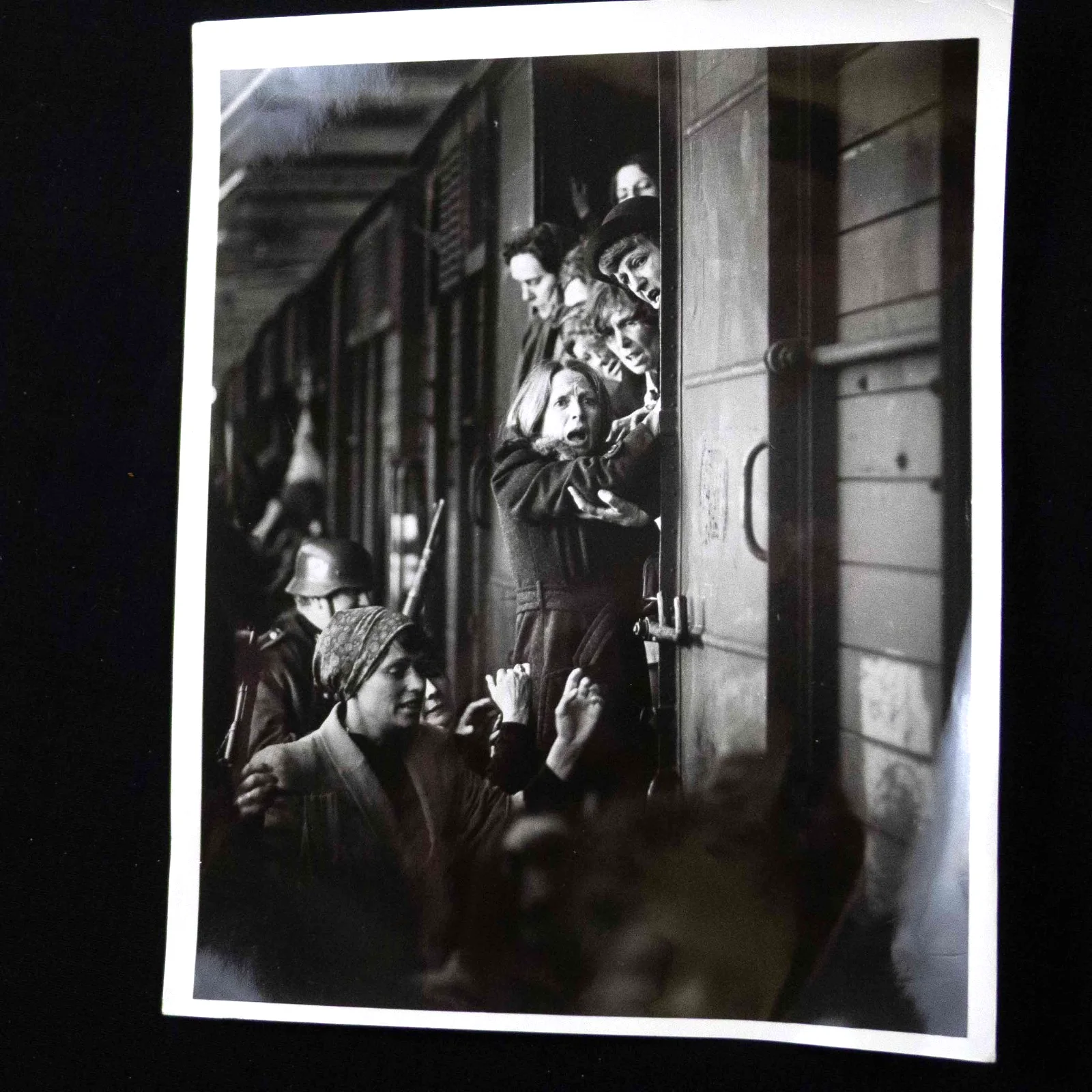 The Hiding Place 1975 3xpress photos B&W uk film drama Holland WWII Julie Harris, изображение 5