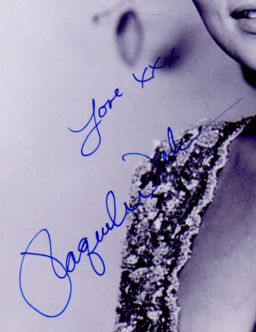Beautiful Portrait RAQUEL WELCH Autographed Photo AUTHENTIC HAND SIGNED, изображение 2