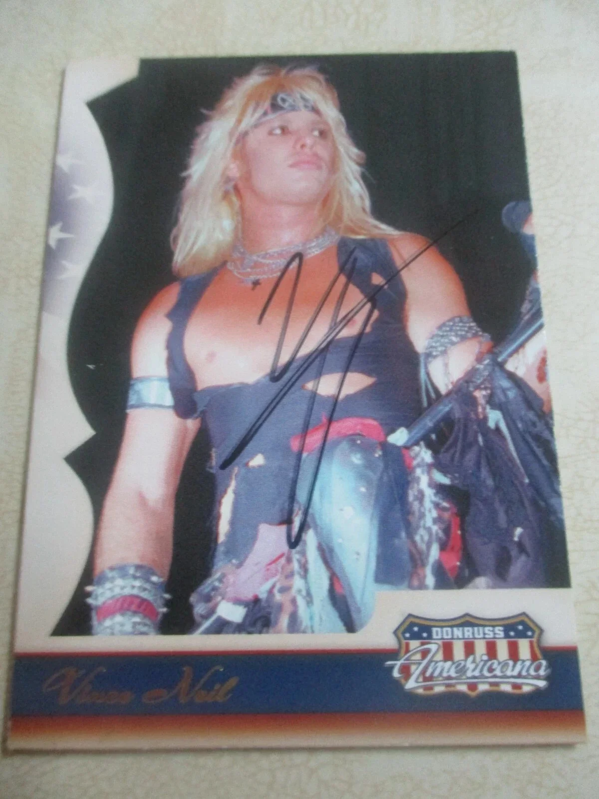 LOTE DE 2 TARJETAS AUTÉNTICAS FIRMADAS/AUTOGRAFIADAS DE VINCE NEIL & DANA STRUM Motley Crue, изображение 2