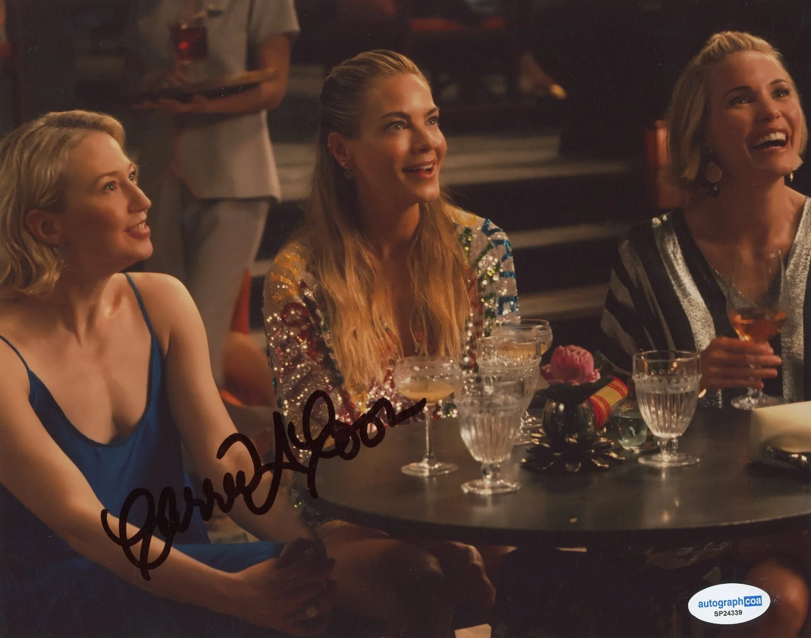 Carrie Coon — Carrie Coon Signed Autographed THE WHITE LOTUS 8x10 Photo EXACT Proof ACOA C, изображение 2