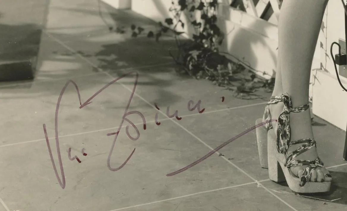 Vera Zorina — VERA ZORINA (1917-2003) signed vintage photo Ballerina/Actress autograph PSA/DNA, изображение 2