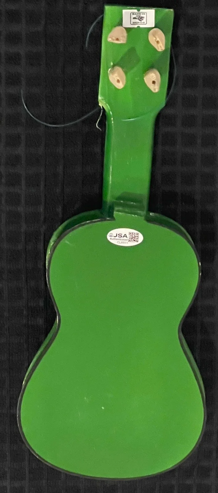 Cheech, Chong — CHEECH AND CHONG SIGNED AUTOGRAPHED Mini Toy Wood Guitar Made in Mexico JSA COA, изображение 4