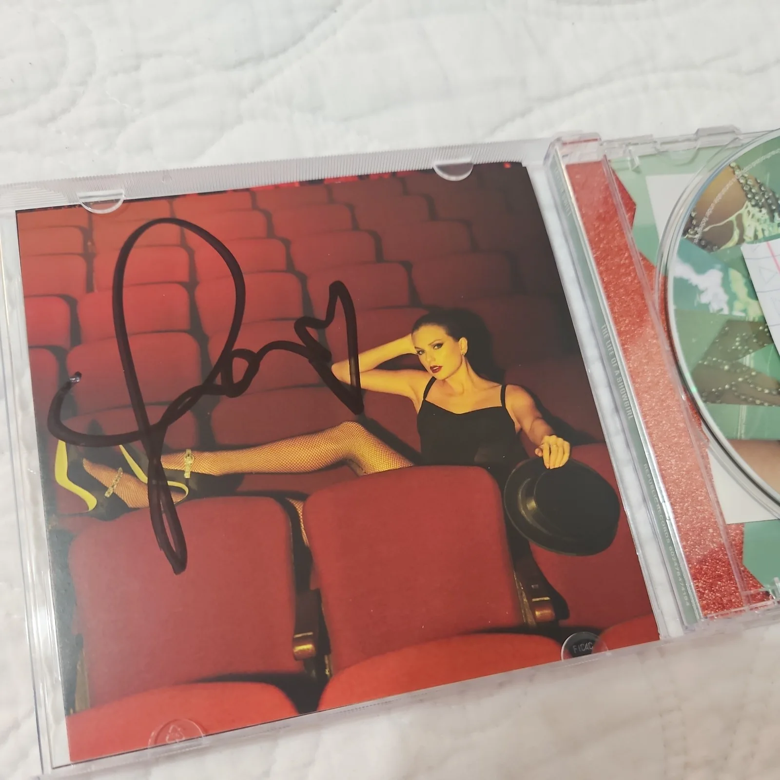Taylor Swift The Life Of A Showgirl TLOAS Hand Signed Autographed CD Photo 4, изображение 3