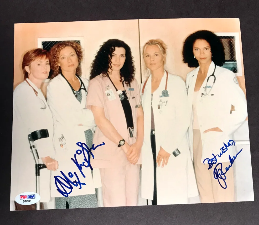 Alex Kingston, Gloria Reuben — ER CAST SIGNED PHOTO PSA/DNA D07991 ALEX KINGSTON (DR. CORDAY) & GLORIA REUBEN