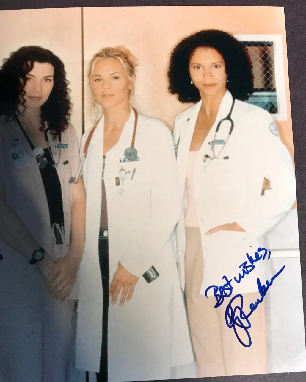 Alex Kingston, Gloria Reuben — ER CAST SIGNED PHOTO PSA/DNA D07991 ALEX KINGSTON (DR. CORDAY) & GLORIA REUBEN, изображение 3