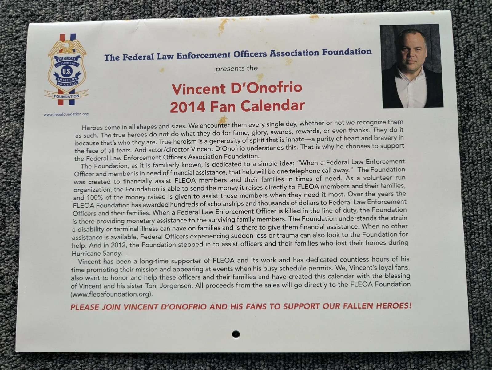 Vincent D'Onofrio — Vincent D'Onofrio Signed 2014 FLEOA Foundation Benefit Fan Calendar - Rare, image 2