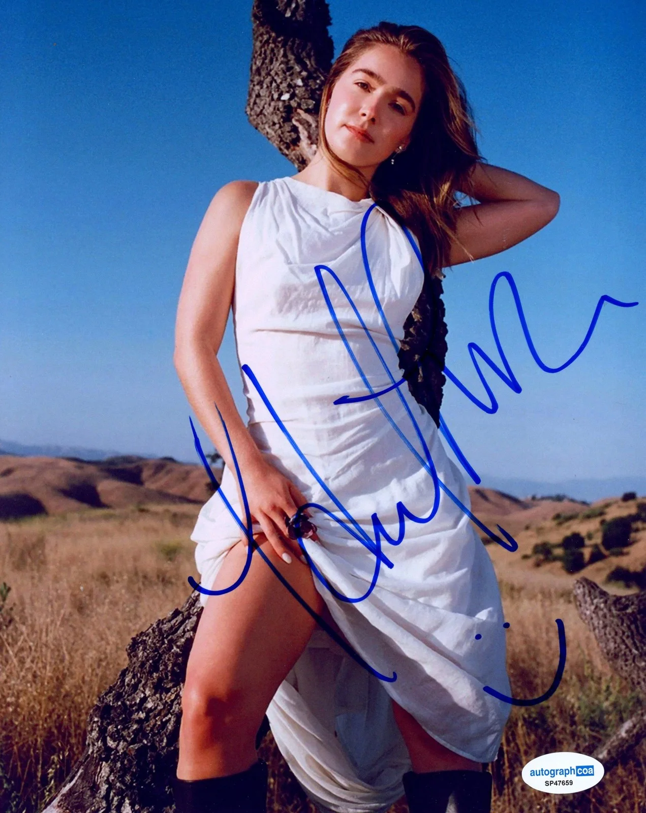 Haley Lu Richardson — Haley Lu Richardson "Ponies" AUTOGRAPH Signed Autographed 8x10 Photo ACOA