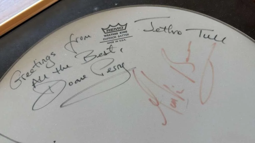 Jethro Tull SIGNED Drum Head FRAME 1996 ULTRA RARE, image 3