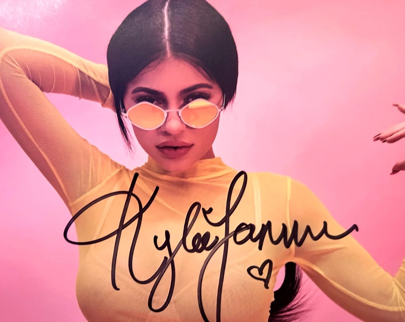 Kylie Jenner — Kylie Jenner Signed 8x10" Kardashians Authentic Original Autograph w/COA, image 3