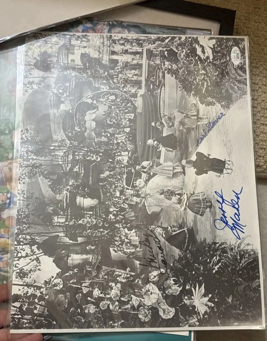 The Wizard of Oz Cast Autographed Original Photo Beckett Authenticated, image 2