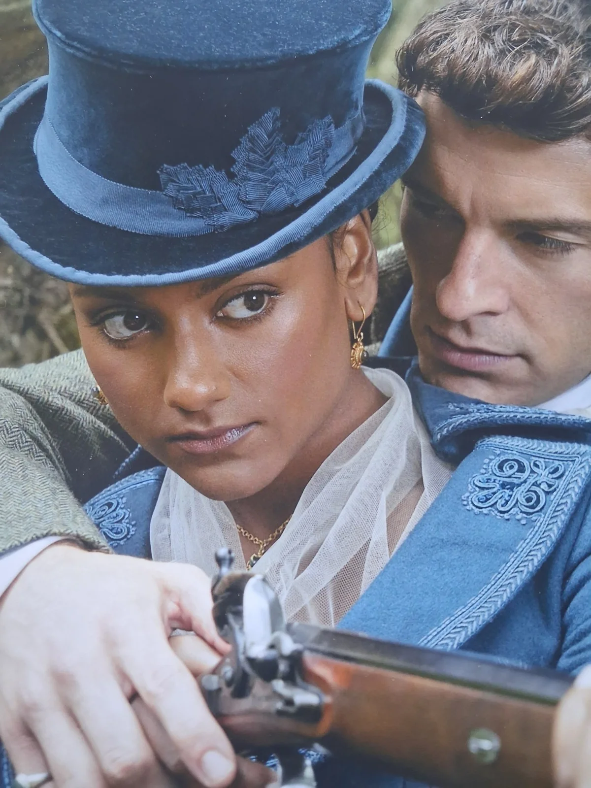 SIMONE ASHLEY - Genuine hand signed autograph 8x10 photo BRIDGERTON, изображение 3