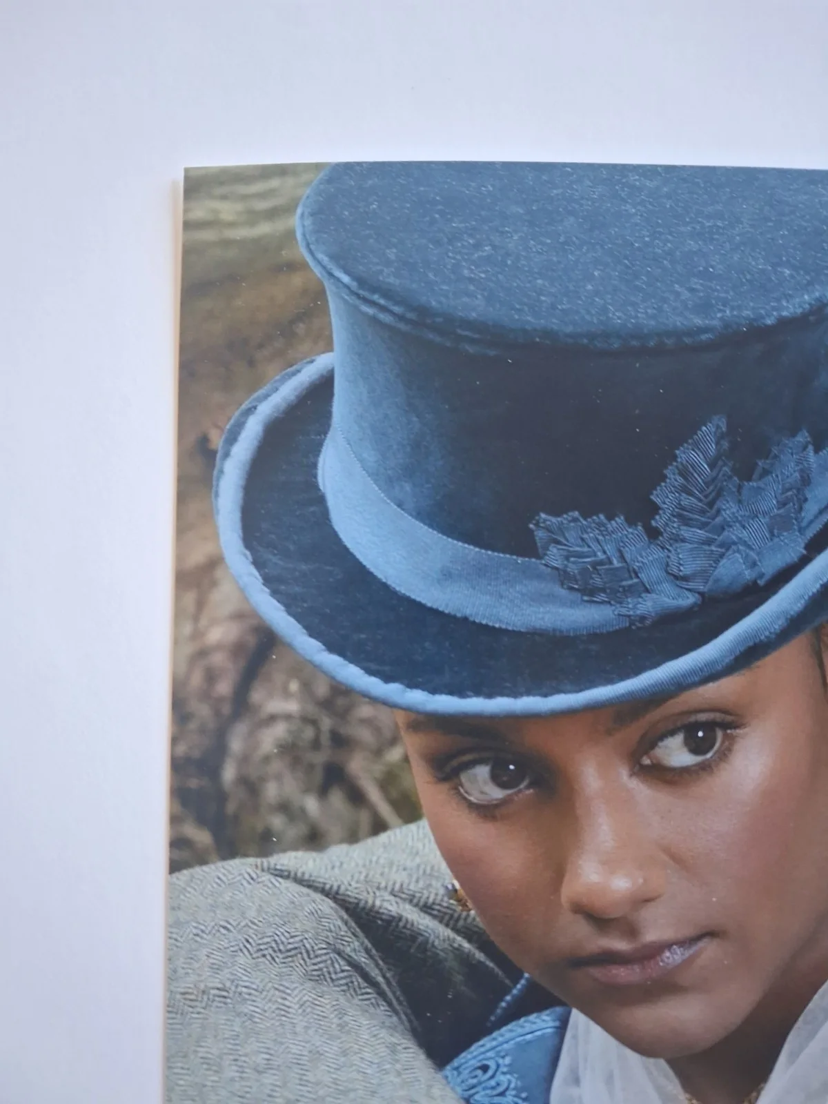 SIMONE ASHLEY - Genuine hand signed autograph 8x10 photo BRIDGERTON, изображение 4