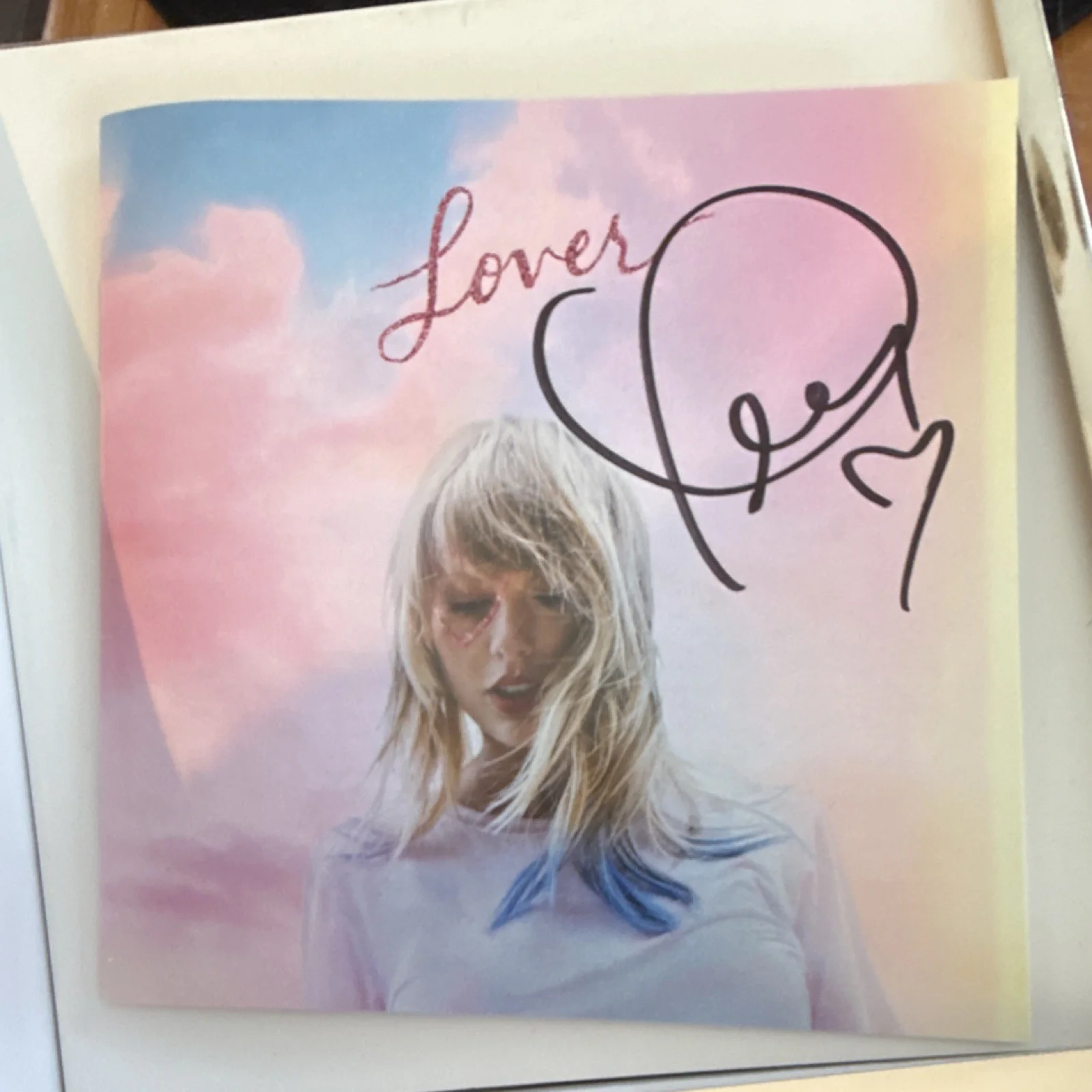 Lover CD Booklet Original Autographed, Republic Records, Music Collectible, изображение 2