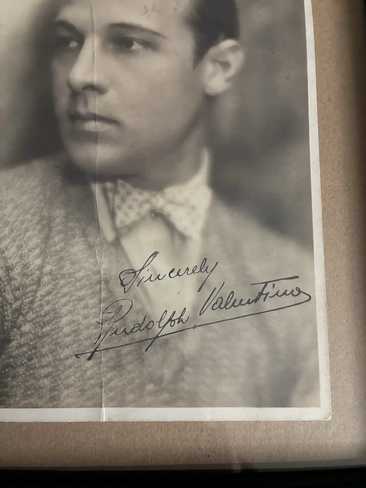 RUDOLPH VALENTINO — RUDOLPH VALENTINO LOVER RARE VERY OLD SIGNED AUTOGRAPHED VINTAGE PHOTO 6.5x8.5, изображение 3