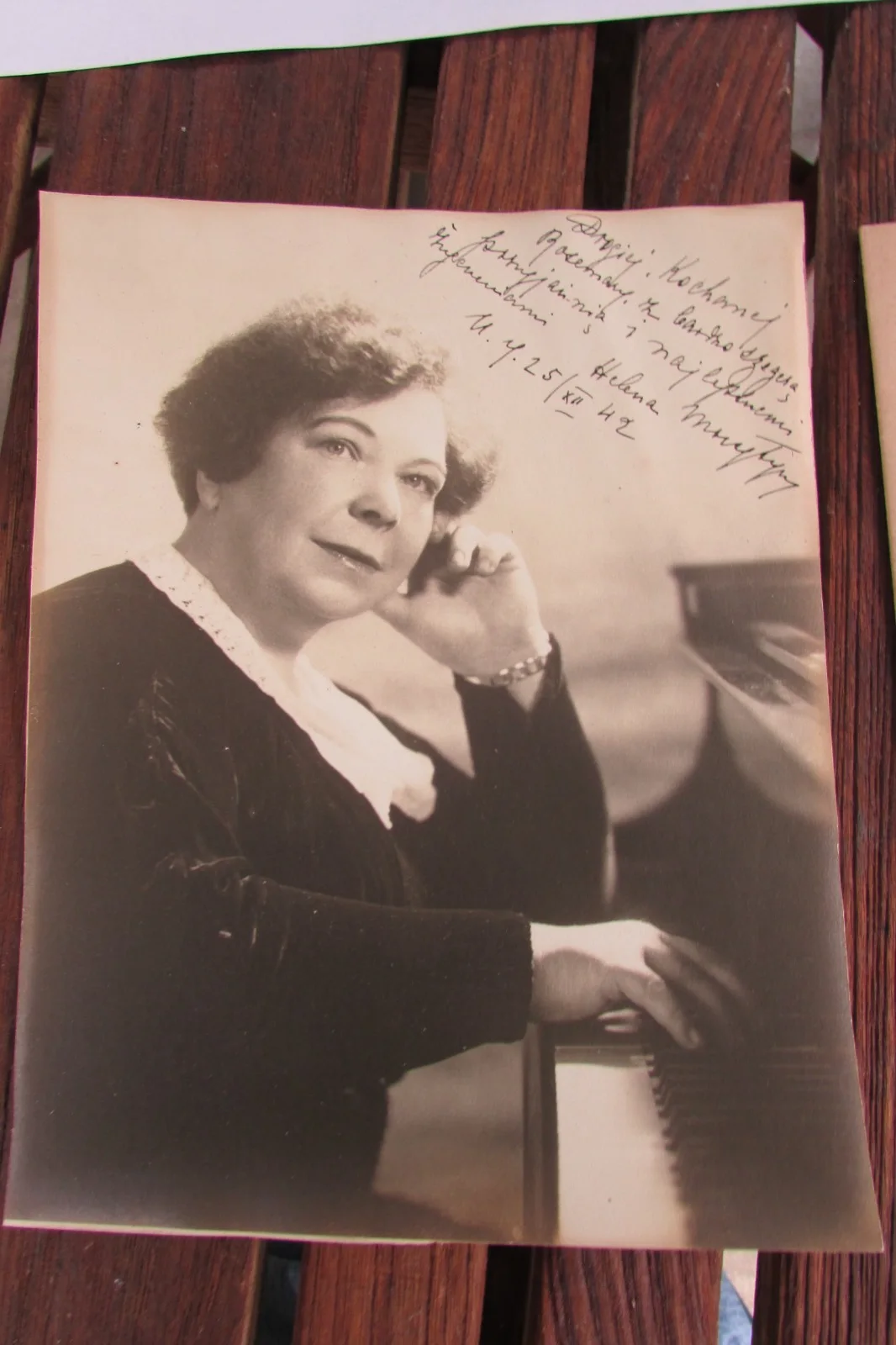 Helena Morsztyn — HELENA MORSZTYN SIGNED PHOTO AND THE TOWN HALL PROGRAM CIRCA 1942, image 2