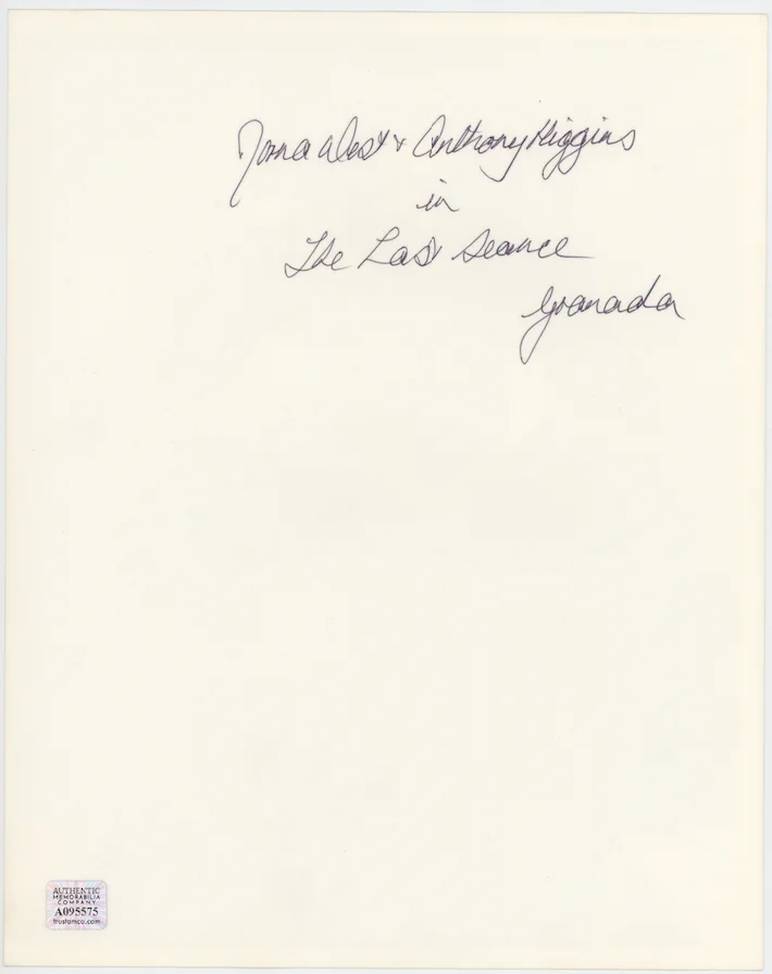 Celebrity — Norma West British Actress Autographed Signed 8x10 Photo AMCo COA 30091, изображение 3