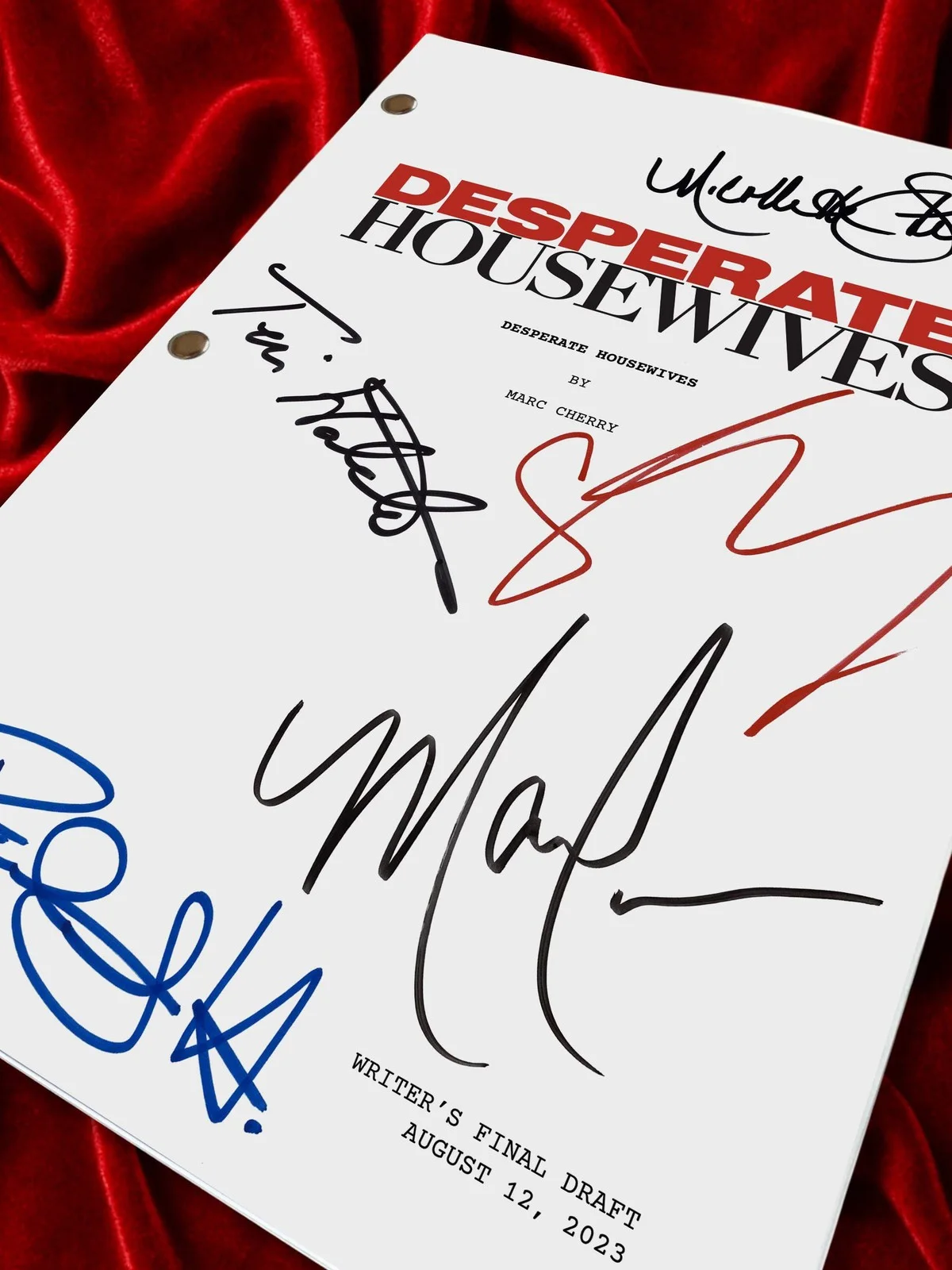 Desperate Housewives, Signed Movie Script, Full Screenplay Reproduction, image 3