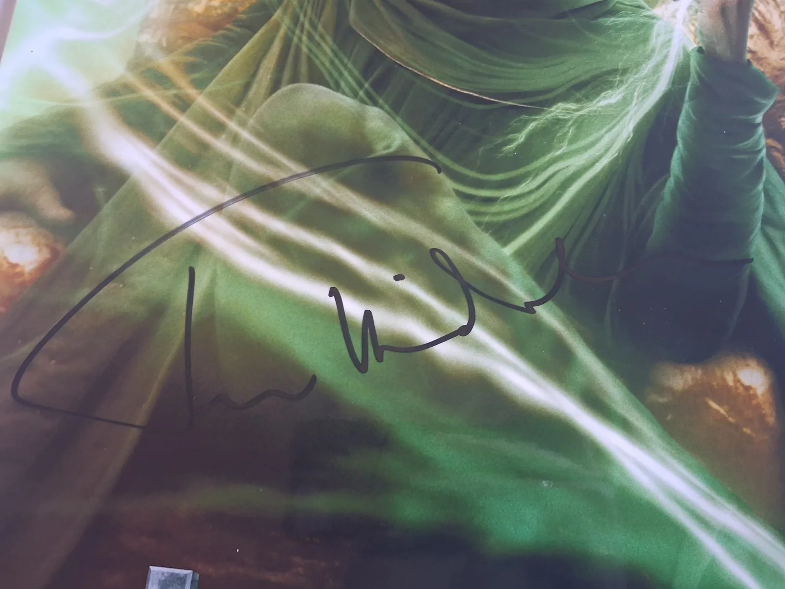 TOM HIDDLESTON - Genuine hand signed autograph 12x18 (LOKI, MARVEL) *PROOF*, image 2