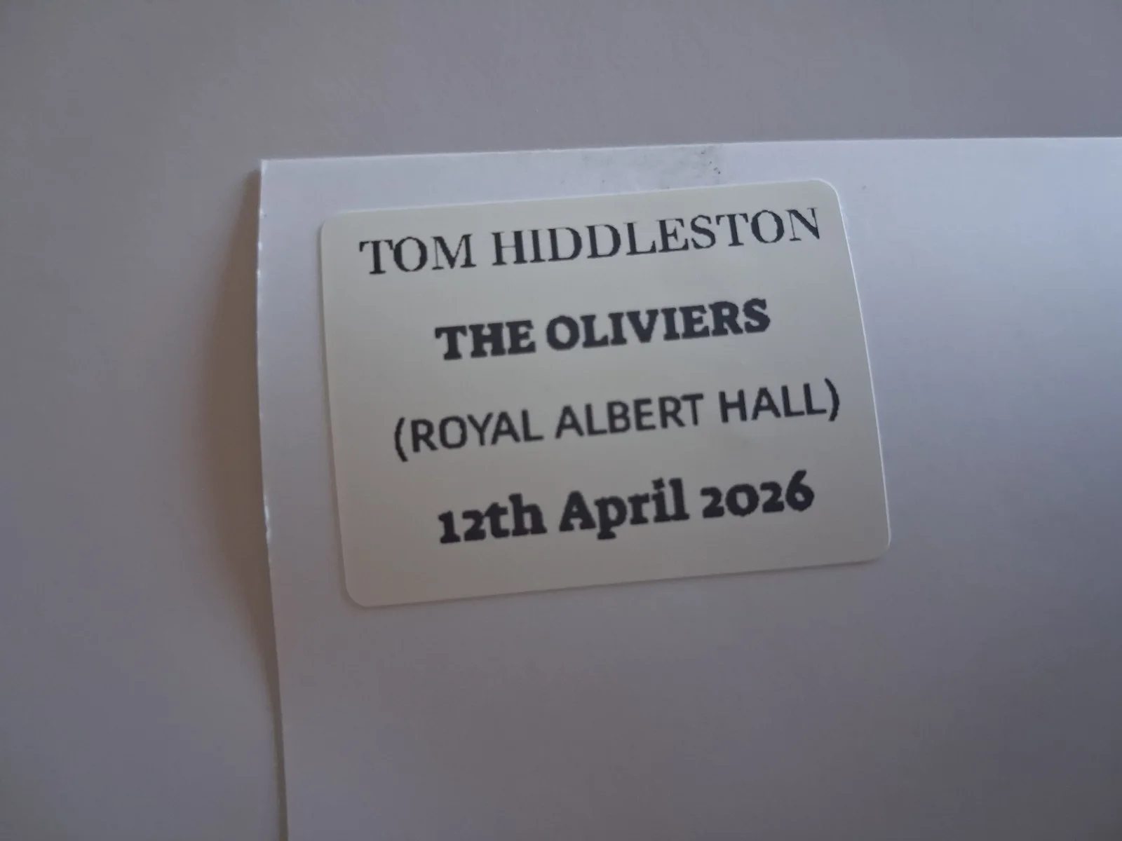 TOM HIDDLESTON - Genuine hand signed autograph 12x18 (LOKI, MARVEL) *PROOF*, image 3