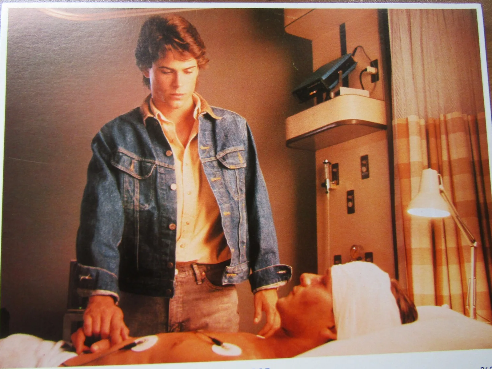 Vintage Lobby card - Youngblood - movie film memorabilia - 10 x 8'', изображение 2