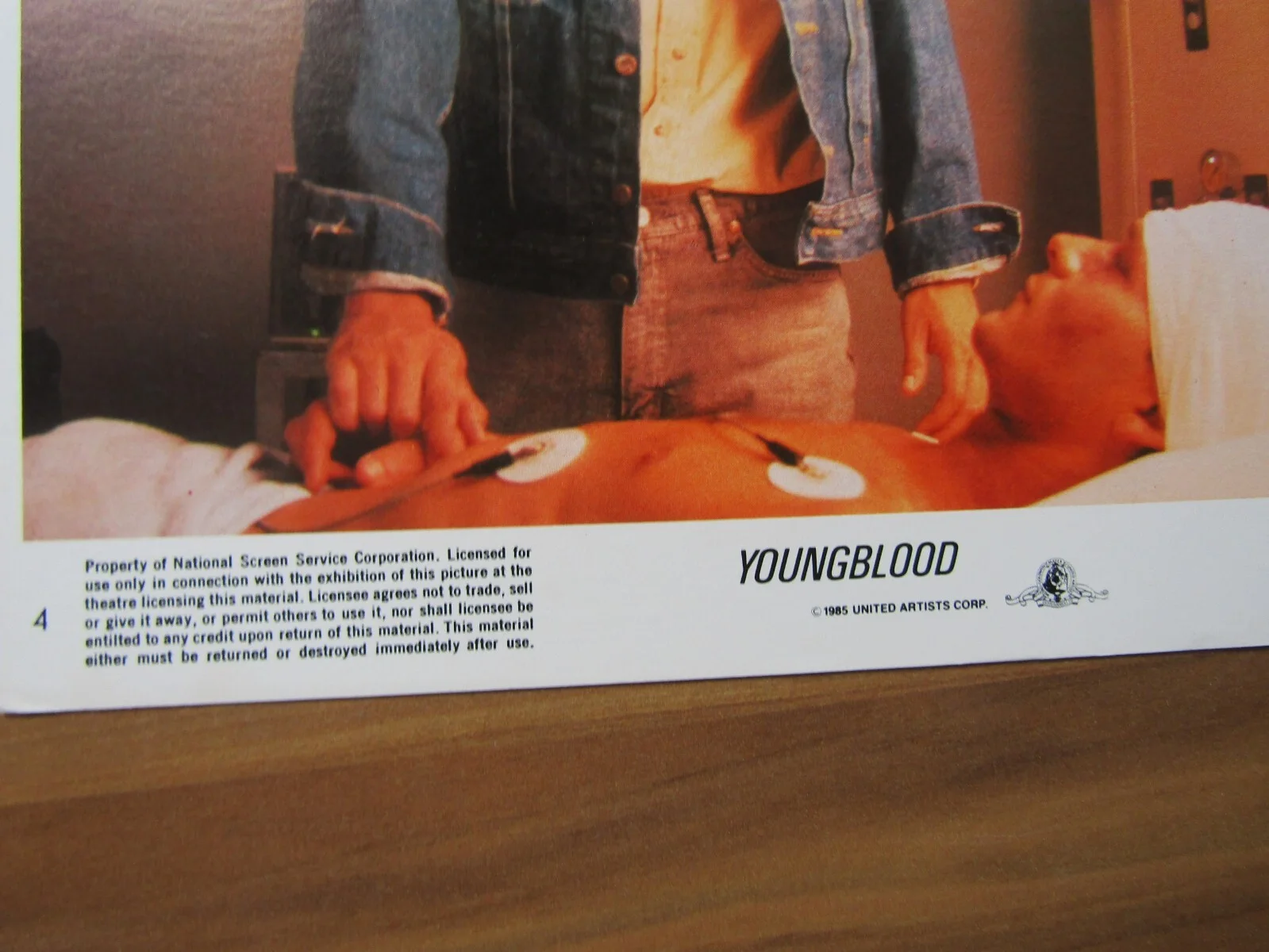 Vintage Lobby card - Youngblood - movie film memorabilia - 10 x 8'', изображение 3