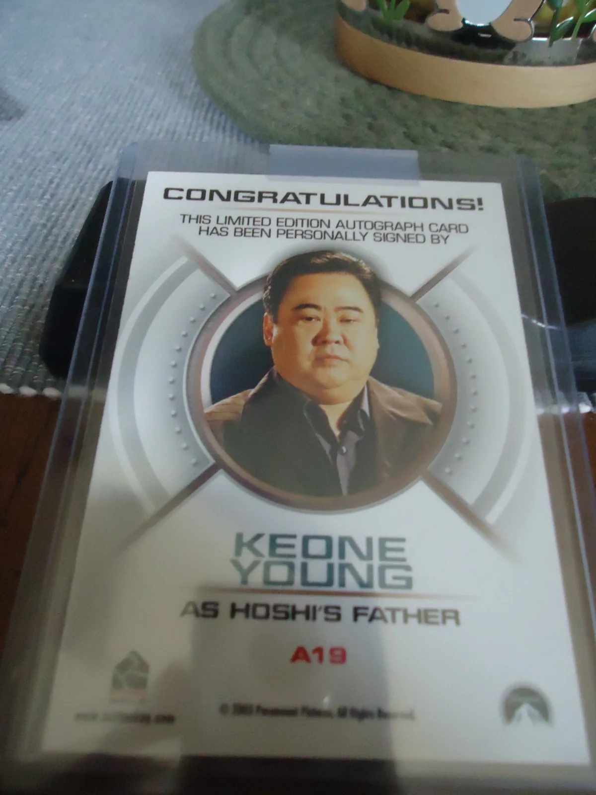 Keone Young — Keone Young 2003 Rittenhouse Paramount Star Trek Enterprise Autograph Card A19, изображение 2