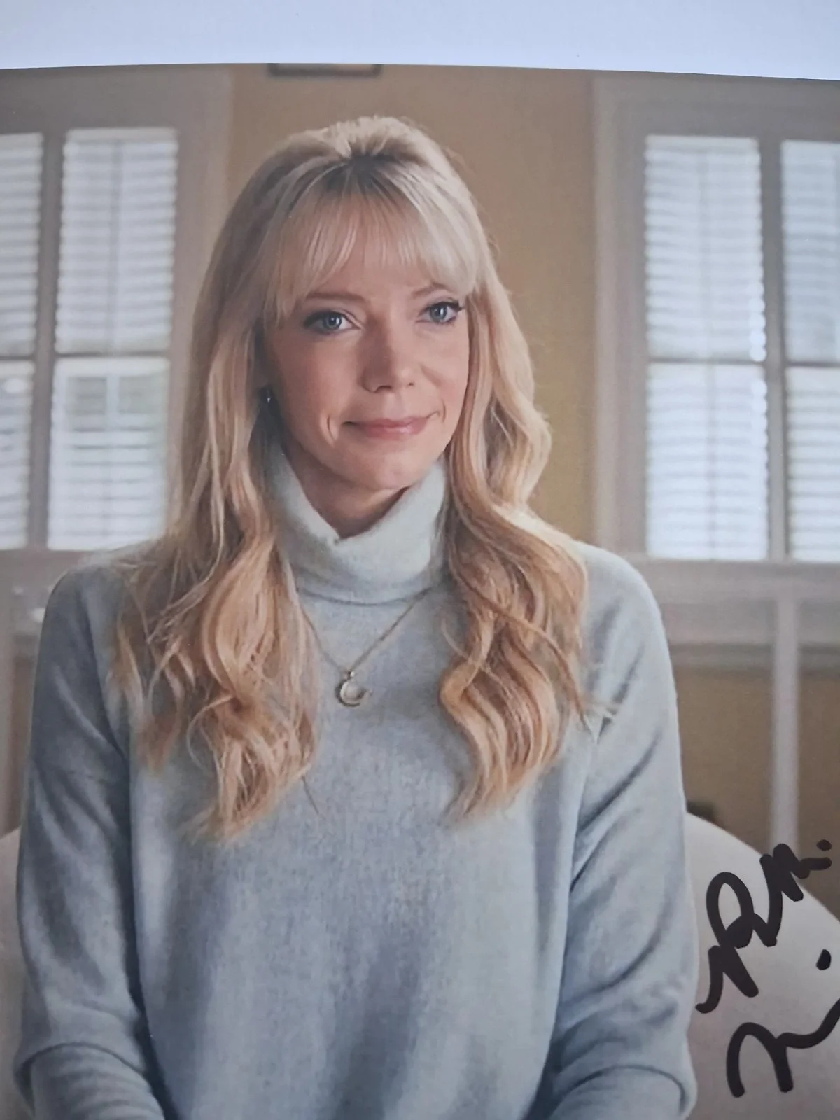 RIKI LINDHOME - Genuine hand signed autograph 8X10 (WEDNESDAY), изображение 4