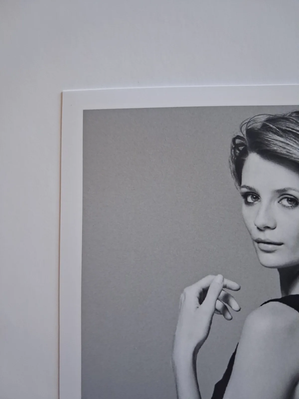 MISCHA BARTON - Genuine hand signed autograph 8X10 (The O.C. St Trinians), изображение 5