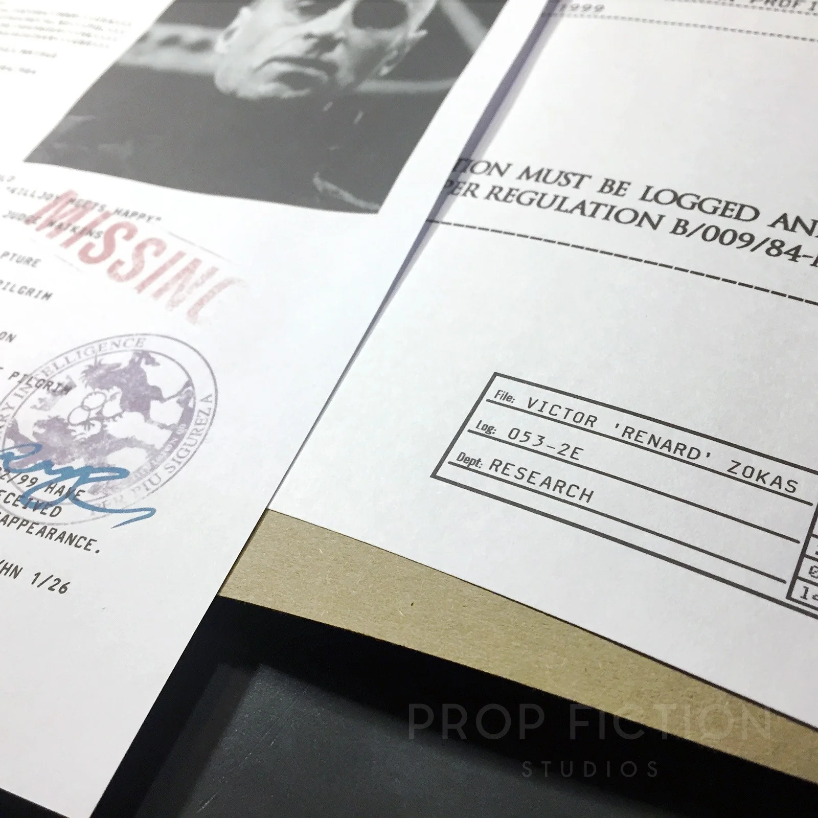 Cosplay Display: World is Not Enough TWINE - Prop MI6 Renard Report Case File, изображение 2