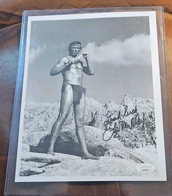 LEE VAN CLEEF — Lee Van Cleef signed 8x10 JSA authentic The Good The Bad and the Ugly Actor