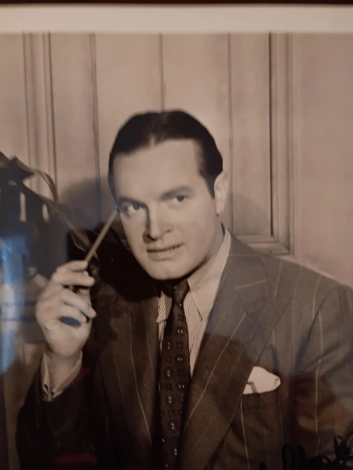 Bob Hope — BOB HOPE Signed VINTAGE Photo..MOVIE LEGEND (d.2003), изображение 2